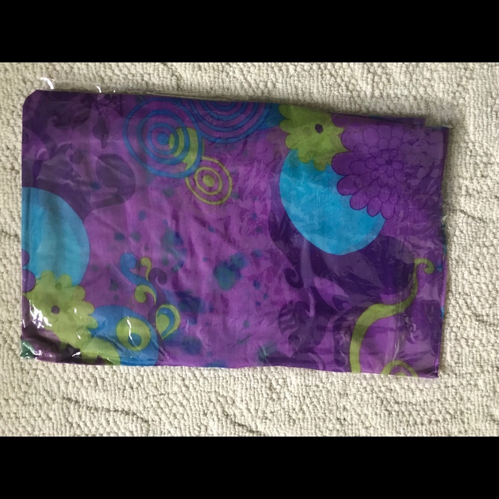 🔥Gorgeous Infinity Scarf-NEW🔥 - Picture 5 of 5